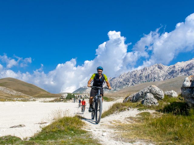 campo imperatore - i cinque laghetti - canyion dello scoppaturo 