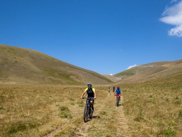 campo imperatore - i cinque laghetti - canyion dello scoppaturo 