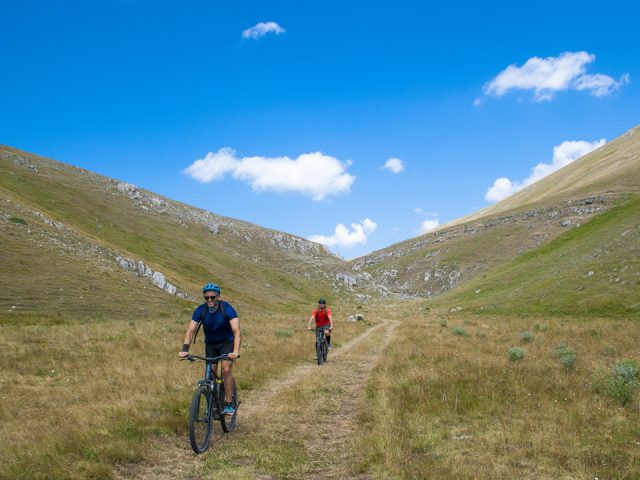 campo imperatore - i cinque laghetti - canyion dello scoppaturo 