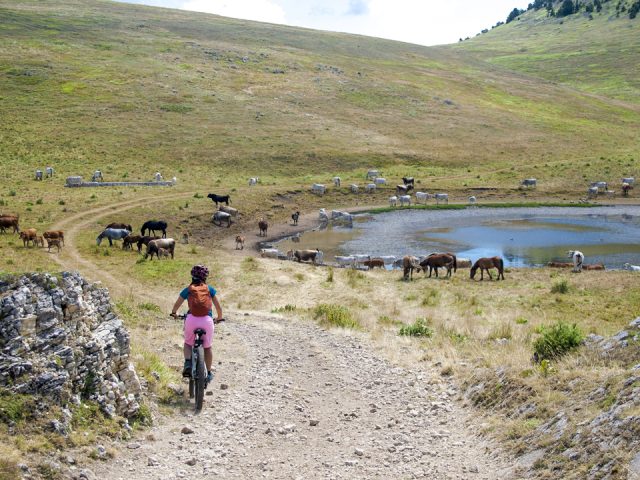 campo imperatore - i cinque laghetti - canyion dello scoppaturo 
