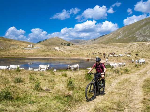 campo imperatore - i cinque laghetti - canyion dello scoppaturo 