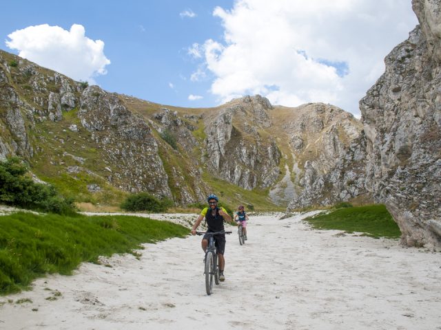 campo imperatore - i cinque laghetti - canyion dello scoppaturo 
